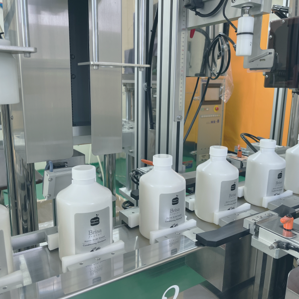 製品が製造されているイメージ写真